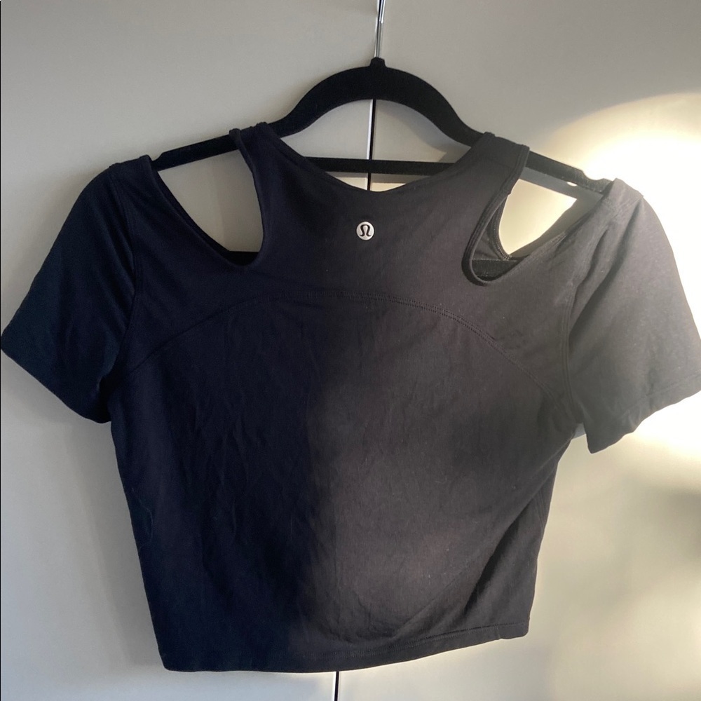 Lululemon Shoulder Cut-Out Yoga T-Shirt EUC